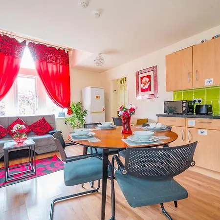 *g11h* For A Cosy Luxurious Lovely + Free Parking + Free Fast Wifi Perfect For Work Or Pleasure* Апартаменти Лідс