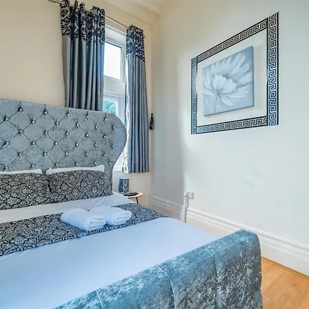 *g11h* For A Cosy Luxurious Lovely + Free Parking + Free Fast Wifi Perfect For Work Or Pleasure* Lägenhet *