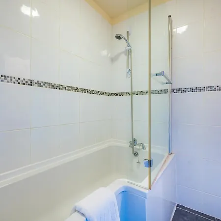 F11Gh - Stylish Flat With Fast Wifi And Parking * Leeds (West Yorkshire)