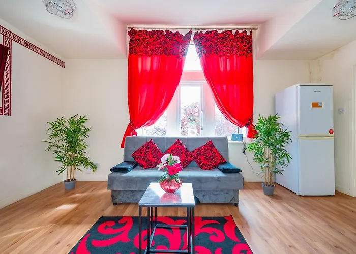 Apartment Cozy Luxe Haven: Free Parking & Fast Wifi