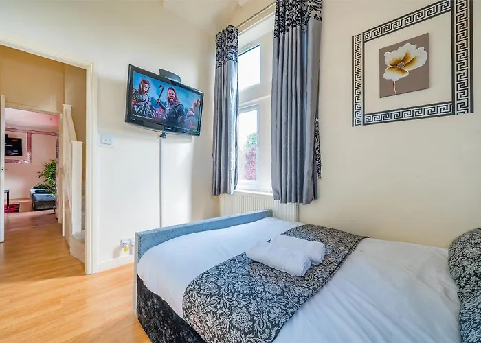 *g11h* For A Cosy Luxurious Lovely + Free Parking + Free Fast Wifi Perfect For Work Or Pleasure* דירה *