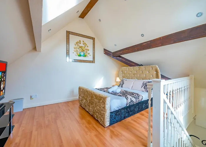 Cozy Luxe Haven: Free Parking & Fast Wifi *