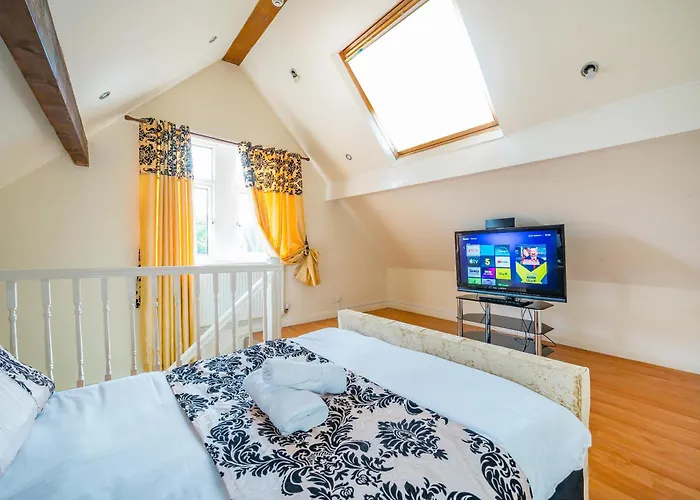 דירה *g11h* For A Cosy Luxurious Lovely + Free Parking + Free Fast Wifi Perfect For Work Or Pleasure* *