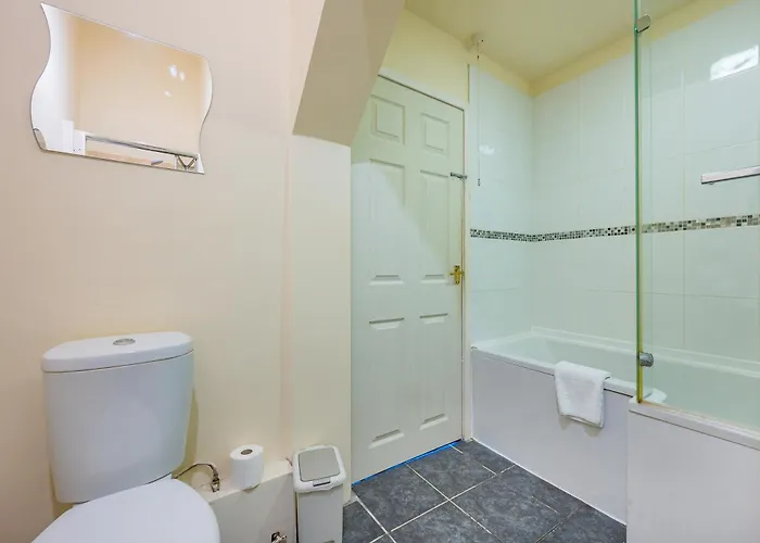 *g11h* For A Cosy Luxurious Lovely + Free Parking + Free Fast Wifi Perfect For Work Or Pleasure* *