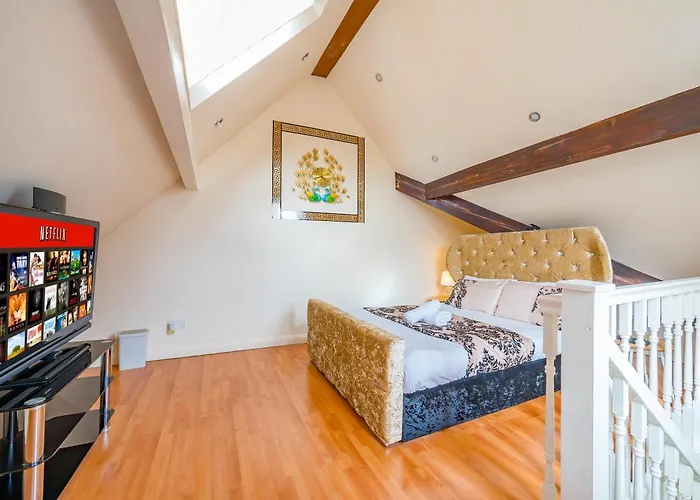 Cozy Luxe Haven: Free Parking & Fast Wifi